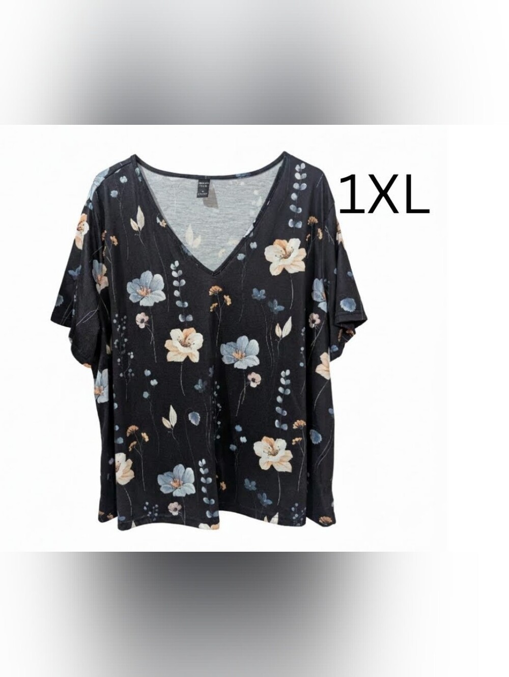 SHEIN Black V-Neck Short Sleeve Floral Top